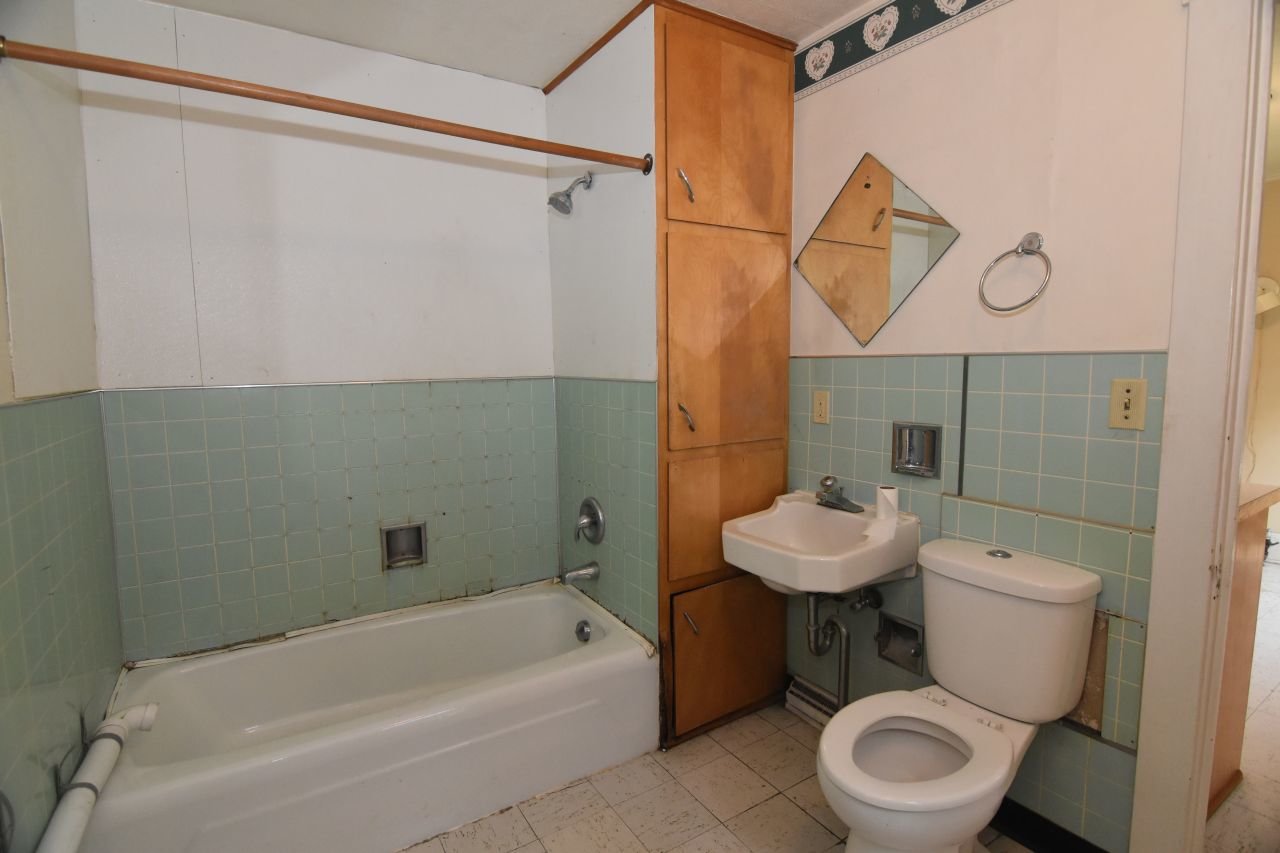 Image for REAL ESTATE AUCTION 615 Cedar St Tigerton Wi 54486