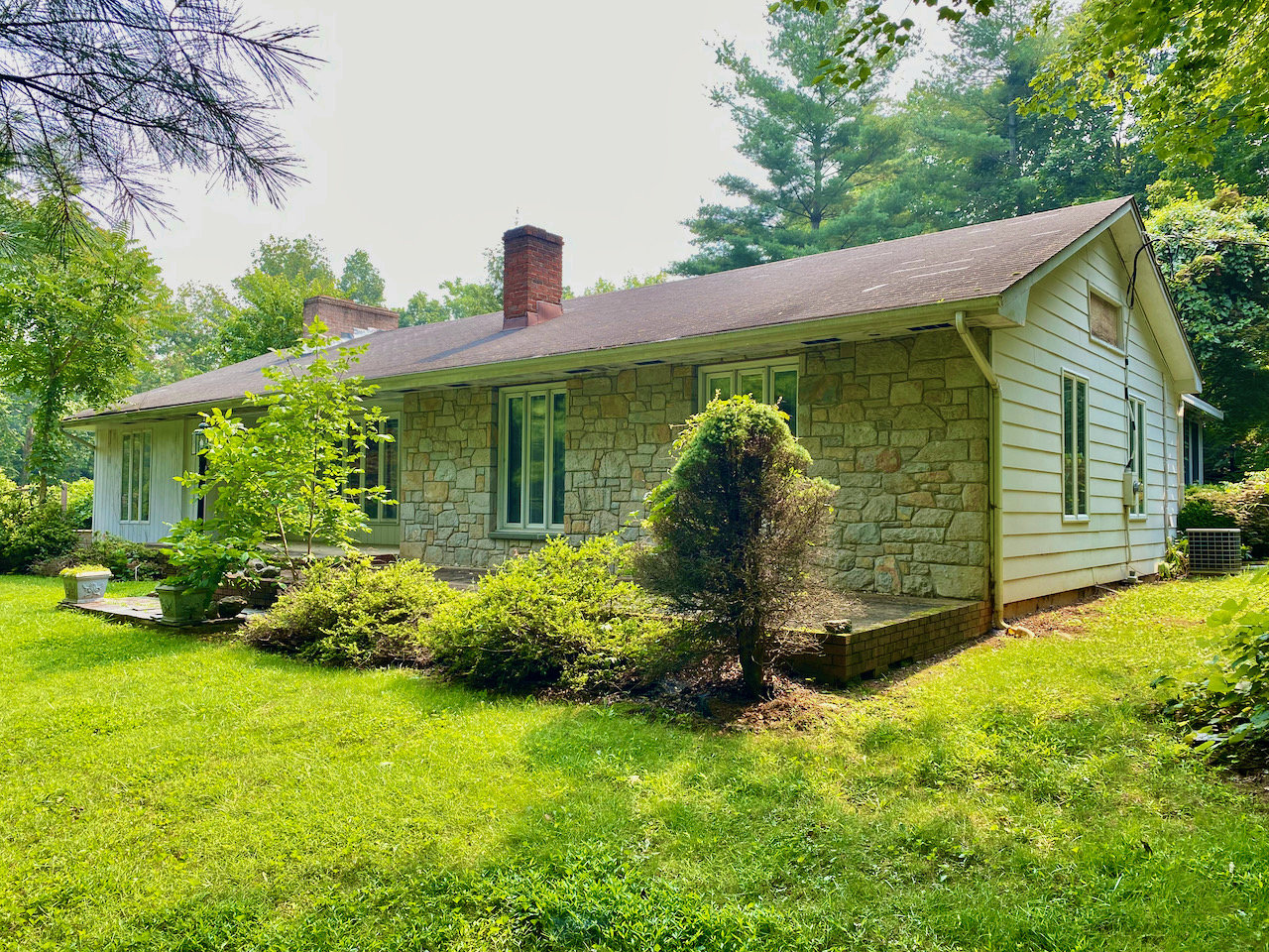 Image for 4 BR/2 BA Home on 1.1 +/- Acres in Western Loudoun County, VA