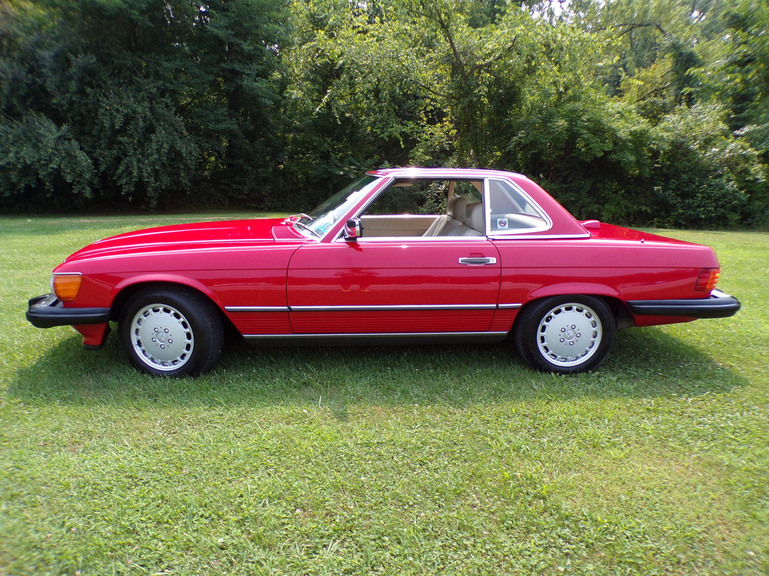 Image for 1987 Mercedes 560SL One Owner Garage Kept