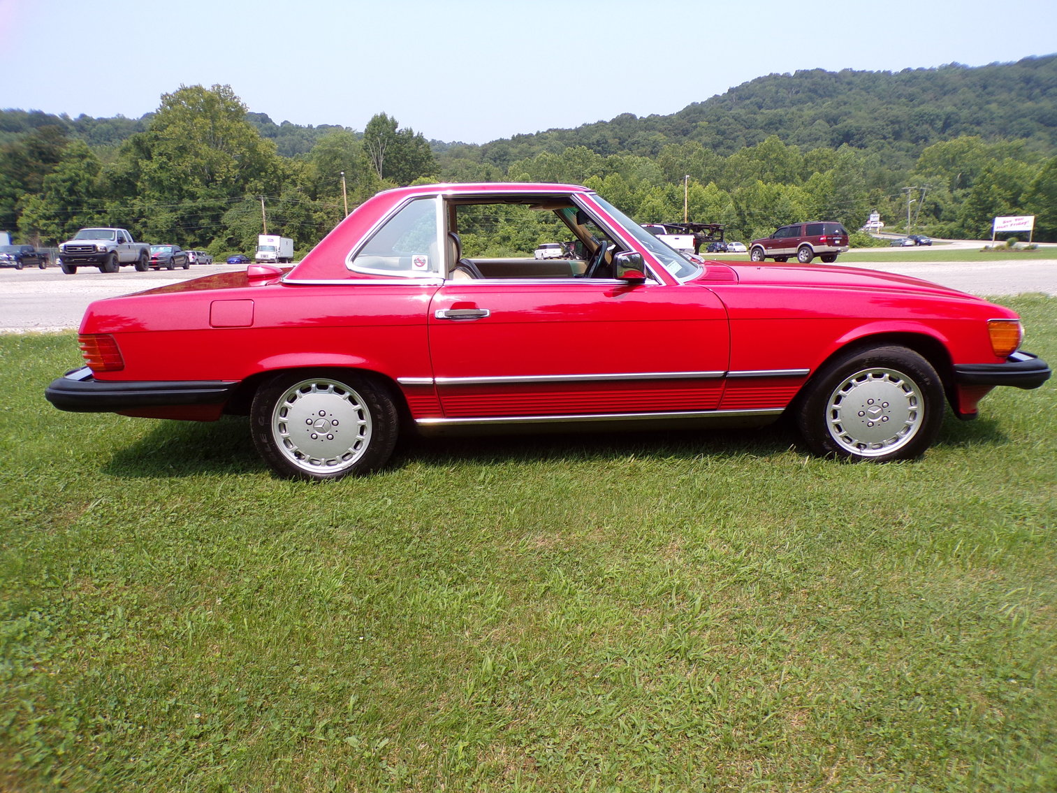 Image for 1987 Mercedes 560SL One Owner Garage Kept