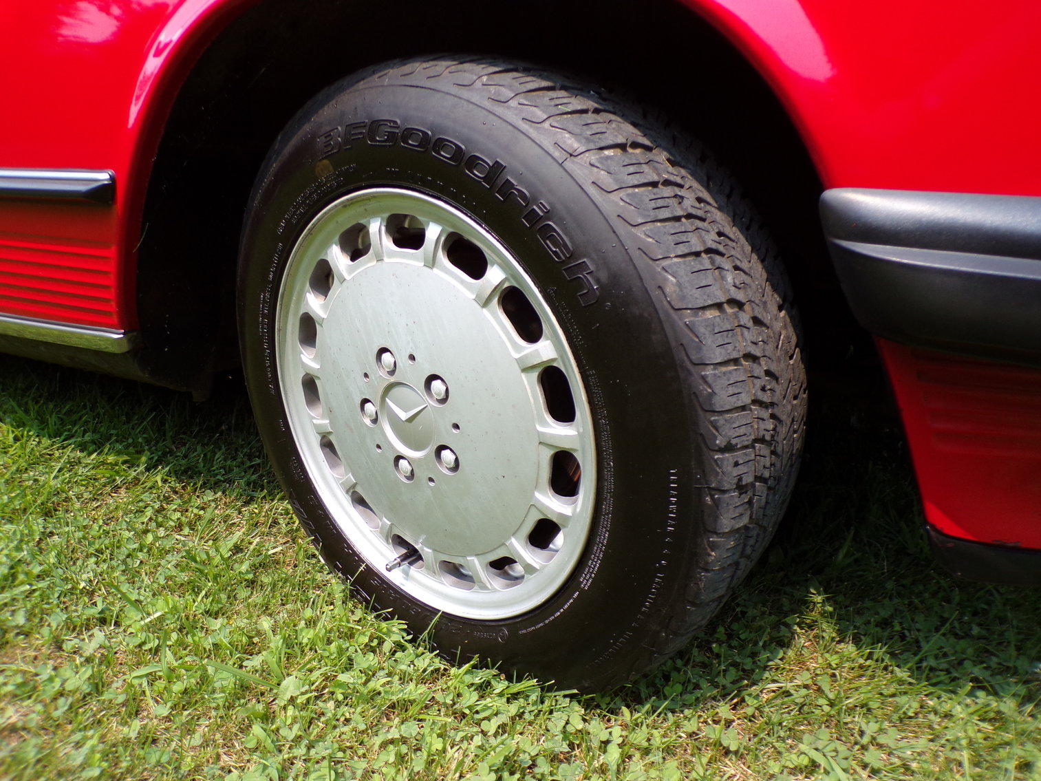 Image for 1987 Mercedes 560SL One Owner Garage Kept