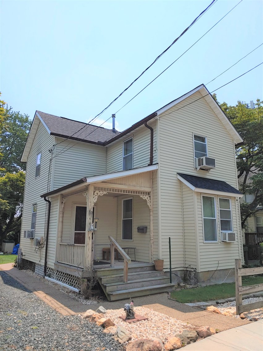 Image for 3 BR 1.5 BA VINYL SIDED HOME  RESIDENTIAL/ OFFICE AREA