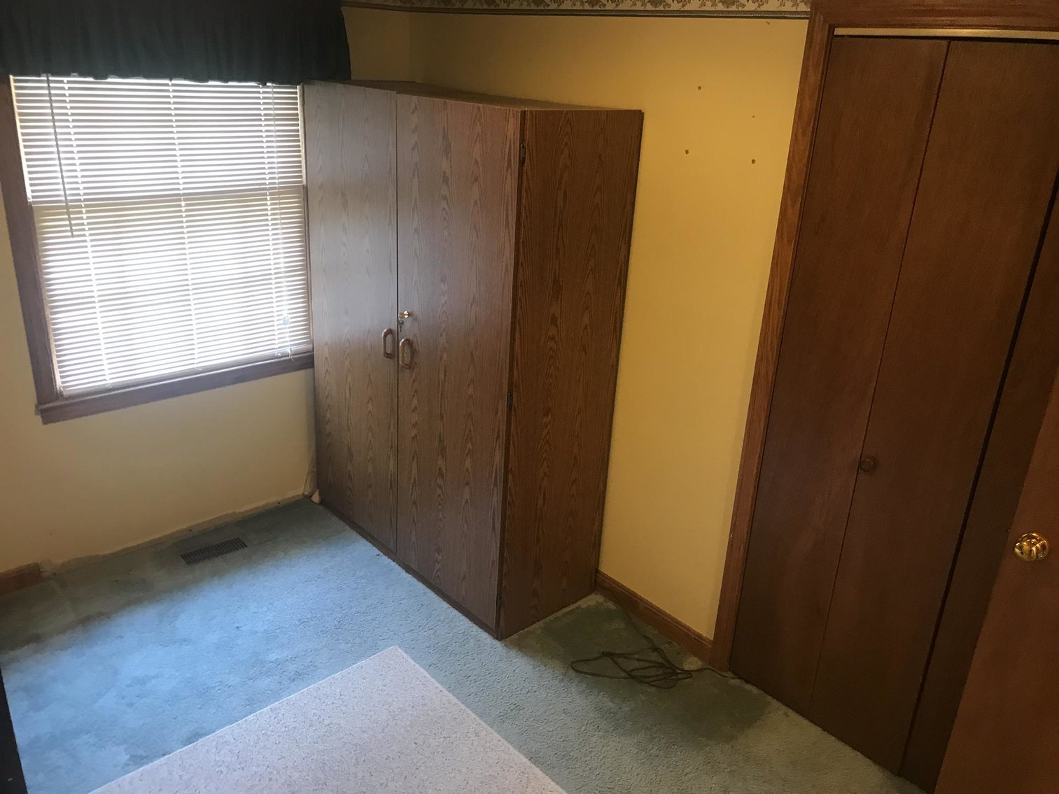 Image for SOLD $66,000 - 5-Bedroom Home Selling to the Highest Bidder