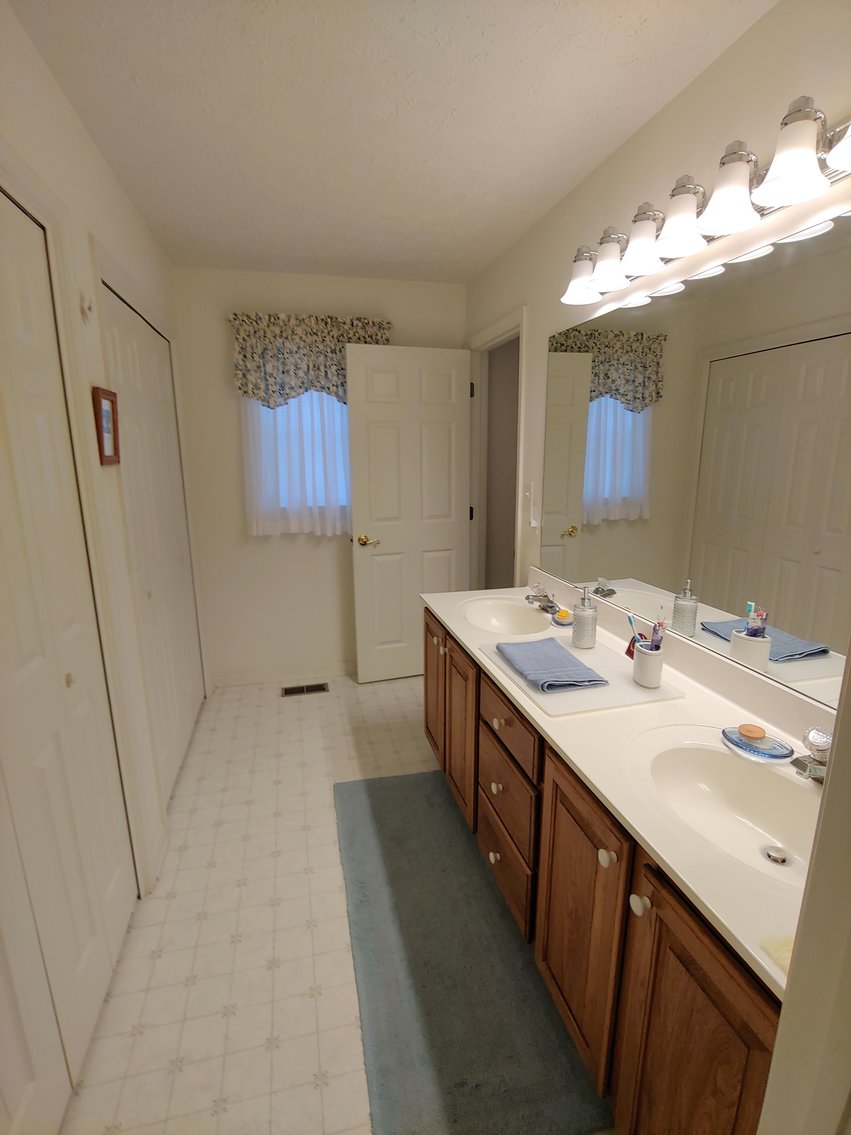 Image for 4 BR, 2.5 BA RANCHER W/ ATT. 2 CAR GARAGE MOVE IN CONDITION ON 2.15+/- AC LOT W/ GLASSWARE, ANTIQUES, FURNITURE & MORE