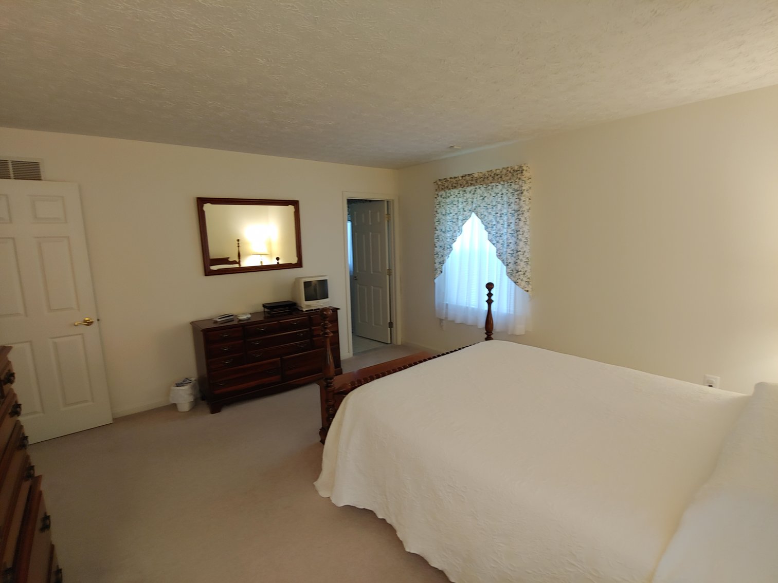 Image for 4 BR, 2.5 BA RANCHER W/ ATT. 2 CAR GARAGE MOVE IN CONDITION ON 2.15+/- AC LOT W/ GLASSWARE, ANTIQUES, FURNITURE & MORE