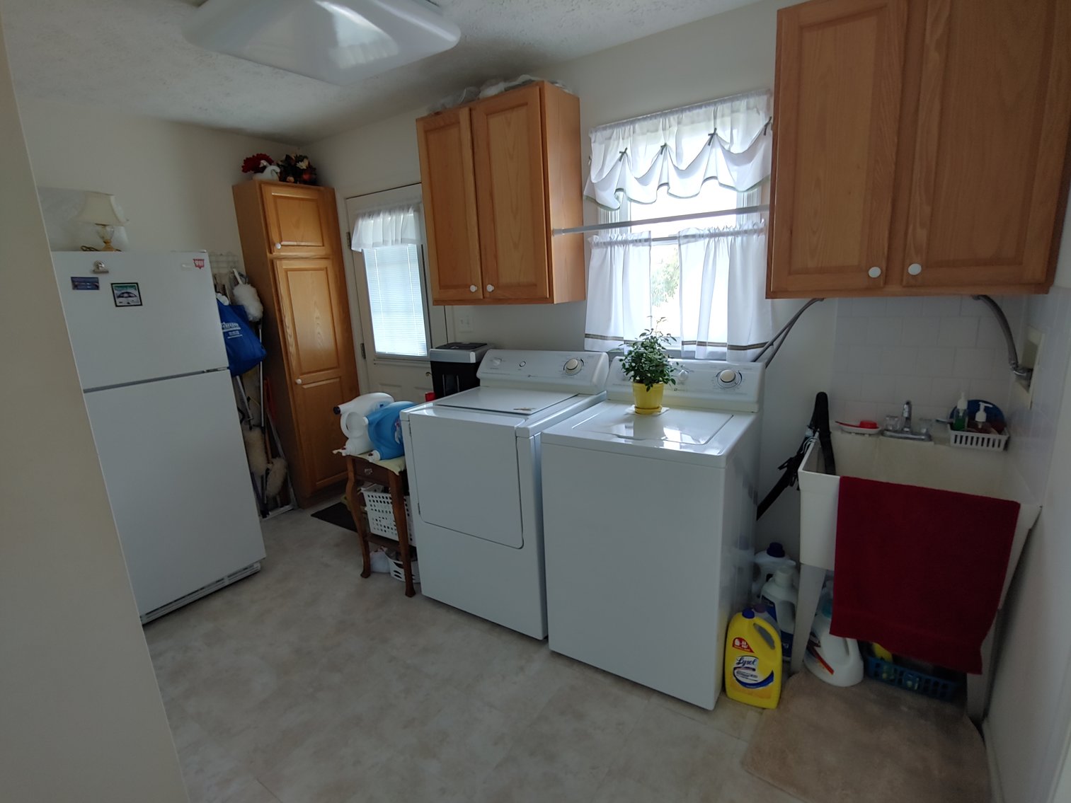 Image for 4 BR, 2.5 BA RANCHER W/ ATT. 2 CAR GARAGE MOVE IN CONDITION ON 2.15+/- AC LOT W/ GLASSWARE, ANTIQUES, FURNITURE & MORE