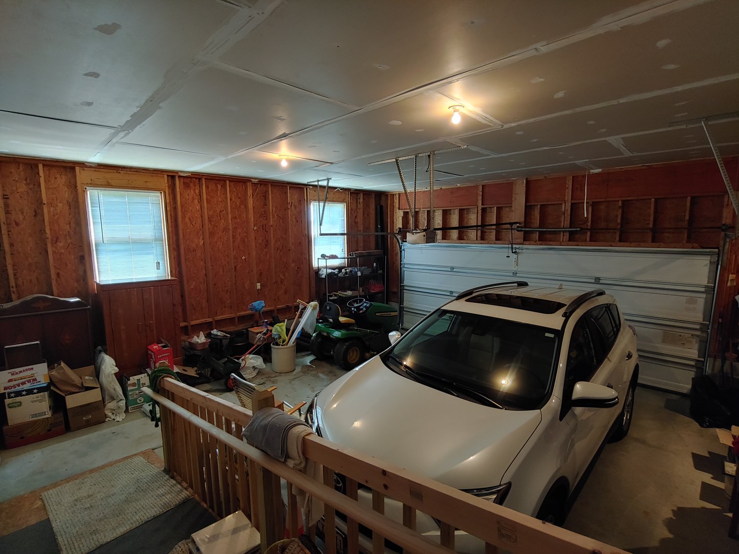 Image for 4 BR, 2.5 BA RANCHER W/ ATT. 2 CAR GARAGE MOVE IN CONDITION ON 2.15+/- AC LOT W/ GLASSWARE, ANTIQUES, FURNITURE & MORE