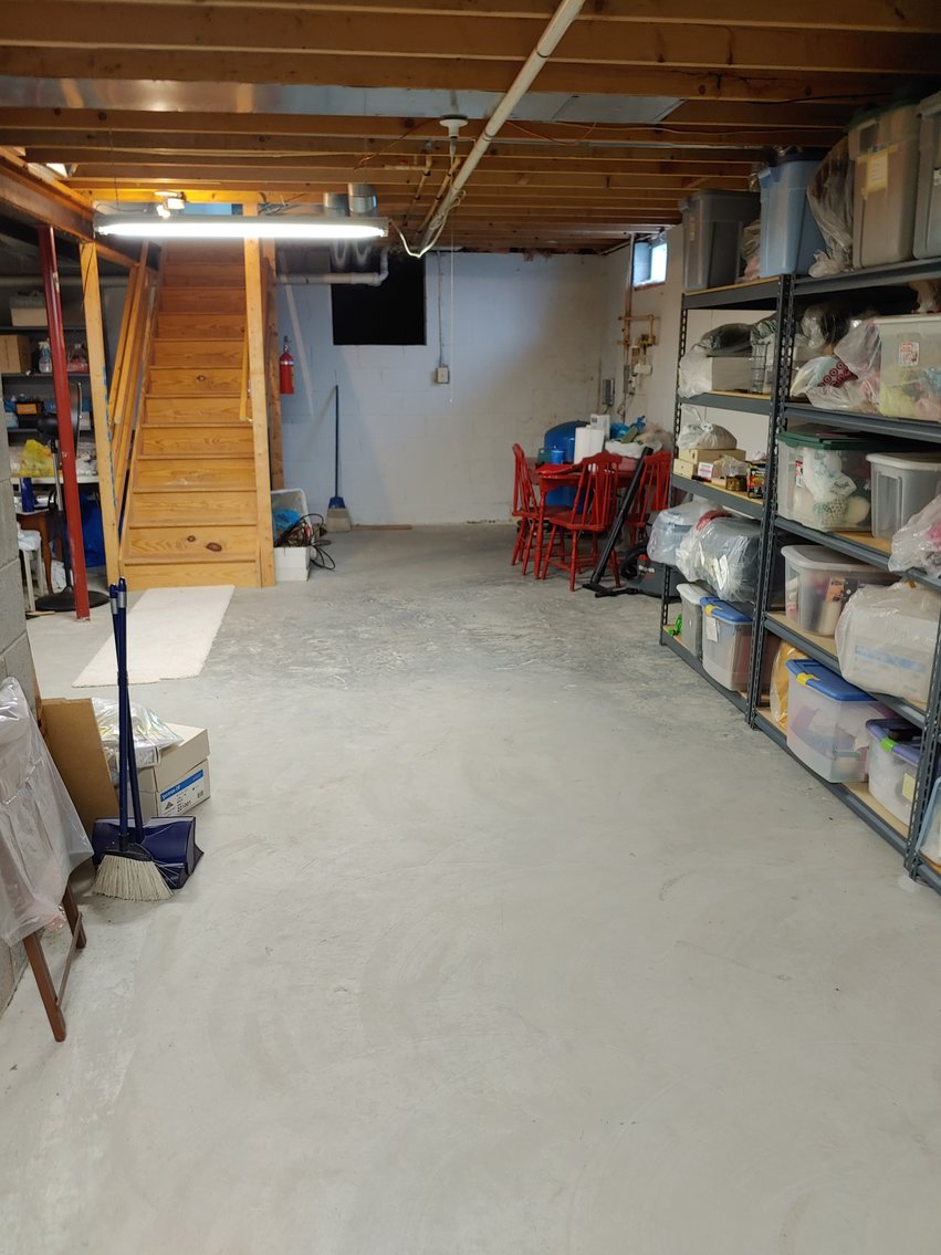 Image for 4 BR, 2.5 BA RANCHER W/ ATT. 2 CAR GARAGE MOVE IN CONDITION ON 2.15+/- AC LOT W/ GLASSWARE, ANTIQUES, FURNITURE & MORE