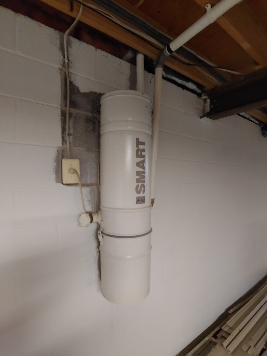 Image for 4 BR, 2.5 BA RANCHER W/ ATT. 2 CAR GARAGE MOVE IN CONDITION ON 2.15+/- AC LOT W/ GLASSWARE, ANTIQUES, FURNITURE & MORE