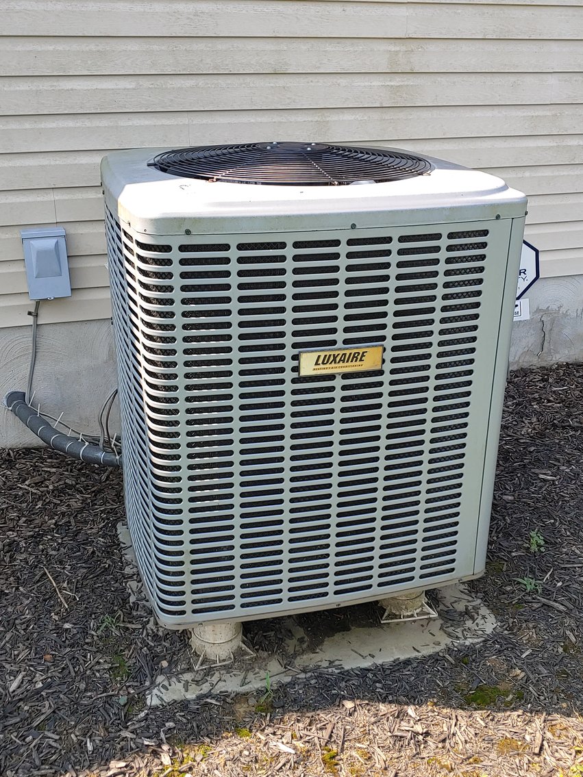 Image for 4 BR, 2.5 BA RANCHER W/ ATT. 2 CAR GARAGE MOVE IN CONDITION ON 2.15+/- AC LOT W/ GLASSWARE, ANTIQUES, FURNITURE & MORE