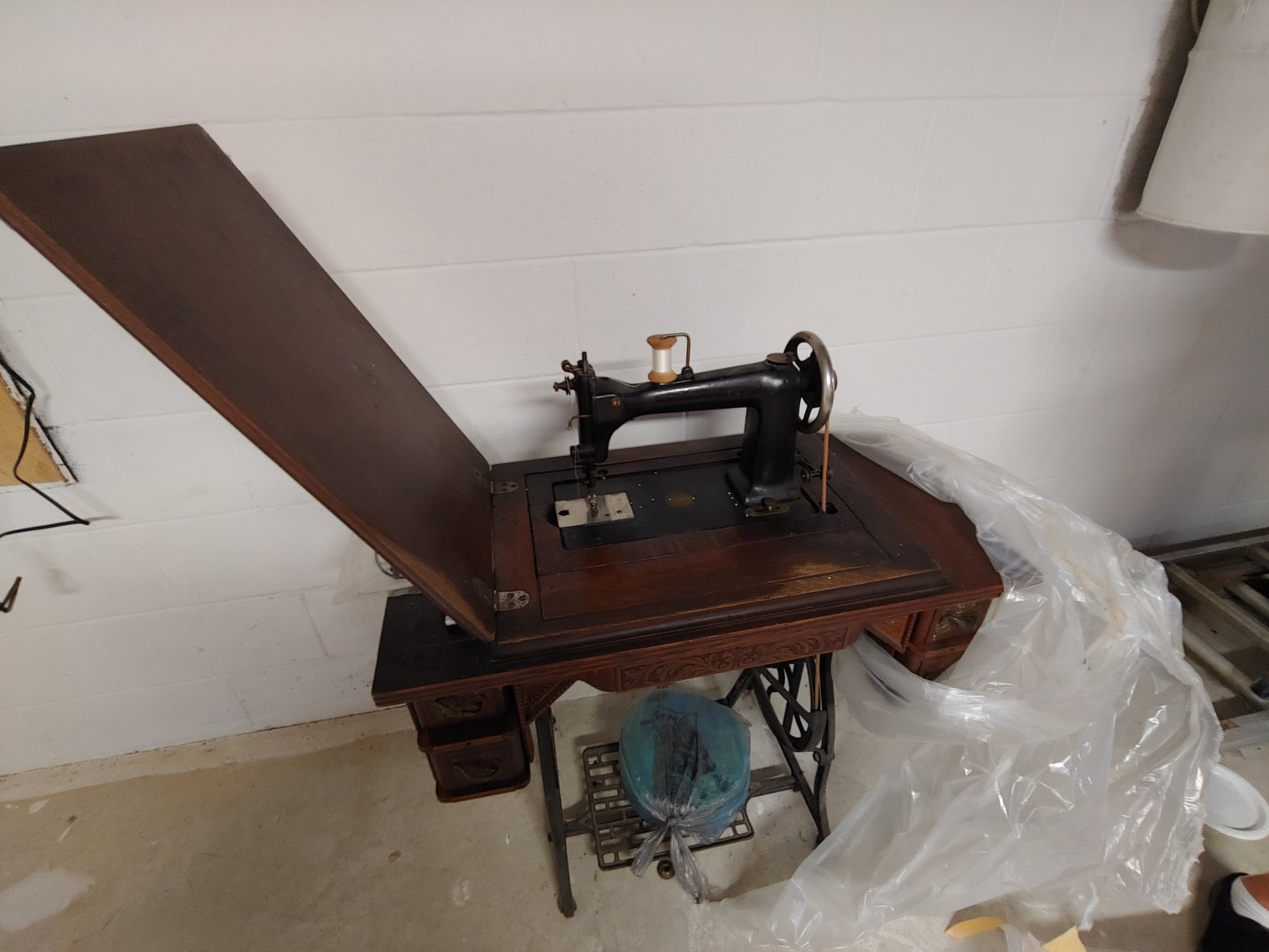 Image for 4 BR, 2.5 BA RANCHER W/ ATT. 2 CAR GARAGE MOVE IN CONDITION ON 2.15+/- AC LOT W/ GLASSWARE, ANTIQUES, FURNITURE & MORE