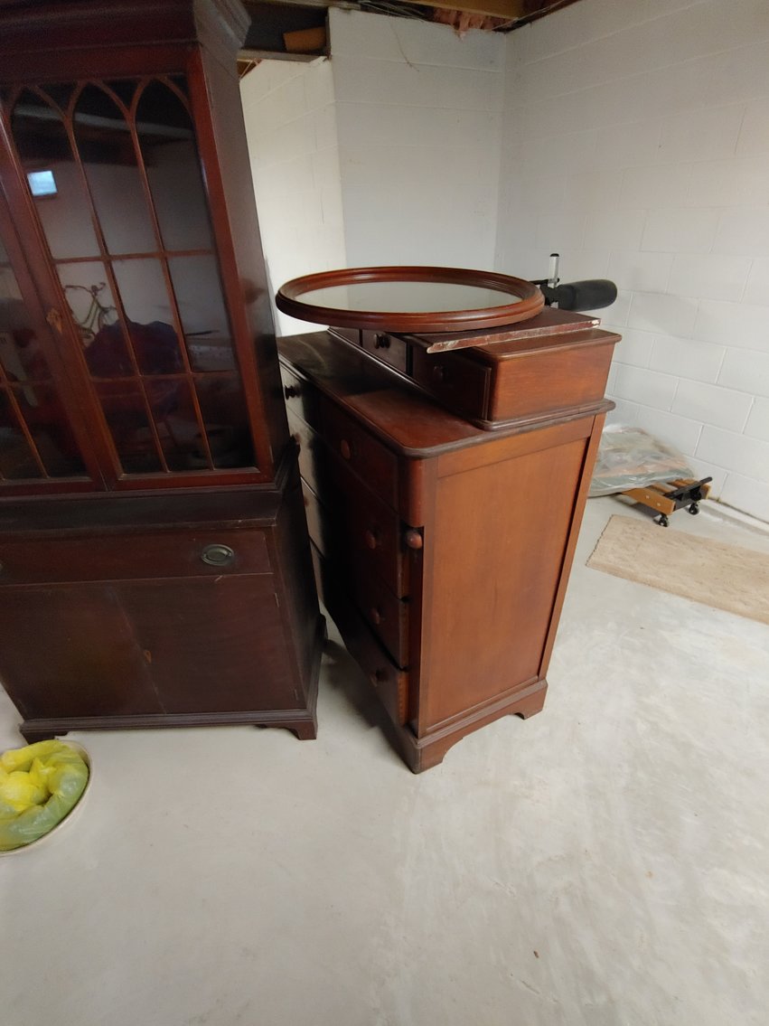 Image for 4 BR, 2.5 BA RANCHER W/ ATT. 2 CAR GARAGE MOVE IN CONDITION ON 2.15+/- AC LOT W/ GLASSWARE, ANTIQUES, FURNITURE & MORE