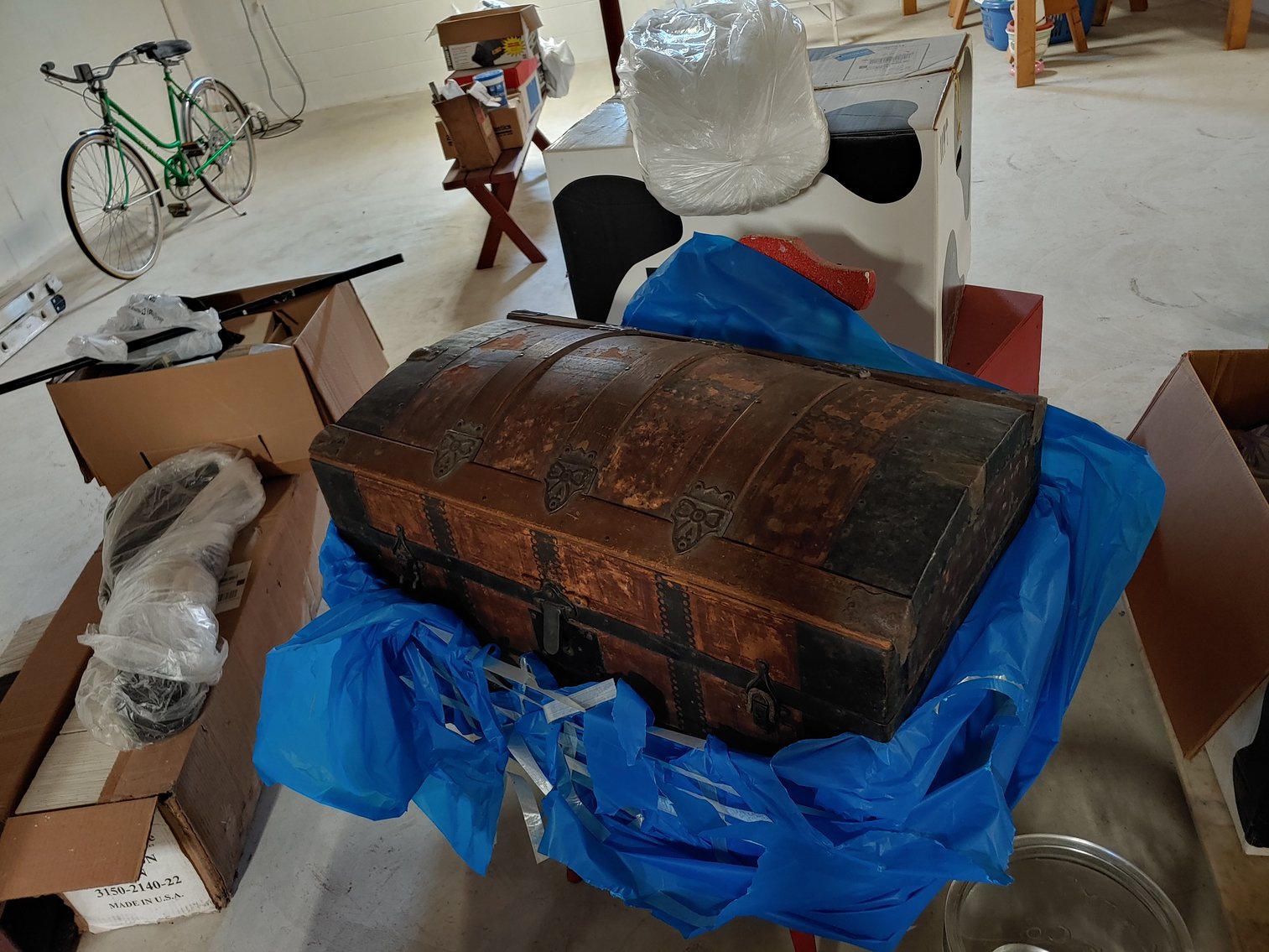 Image for 4 BR, 2.5 BA RANCHER W/ ATT. 2 CAR GARAGE MOVE IN CONDITION ON 2.15+/- AC LOT W/ GLASSWARE, ANTIQUES, FURNITURE & MORE