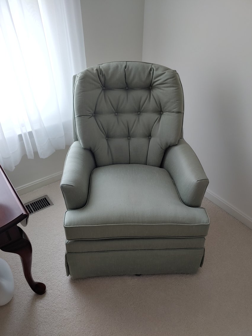 Image for 4 BR, 2.5 BA RANCHER W/ ATT. 2 CAR GARAGE MOVE IN CONDITION ON 2.15+/- AC LOT W/ GLASSWARE, ANTIQUES, FURNITURE & MORE