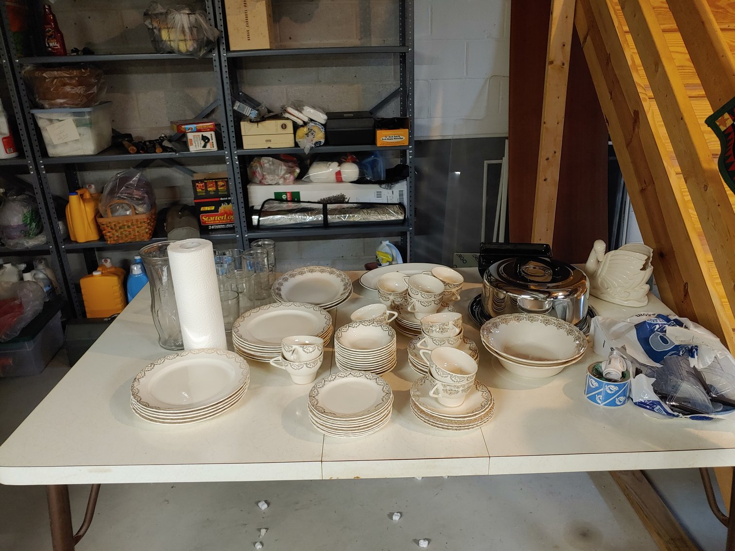 Image for 4 BR, 2.5 BA RANCHER W/ ATT. 2 CAR GARAGE MOVE IN CONDITION ON 2.15+/- AC LOT W/ GLASSWARE, ANTIQUES, FURNITURE & MORE