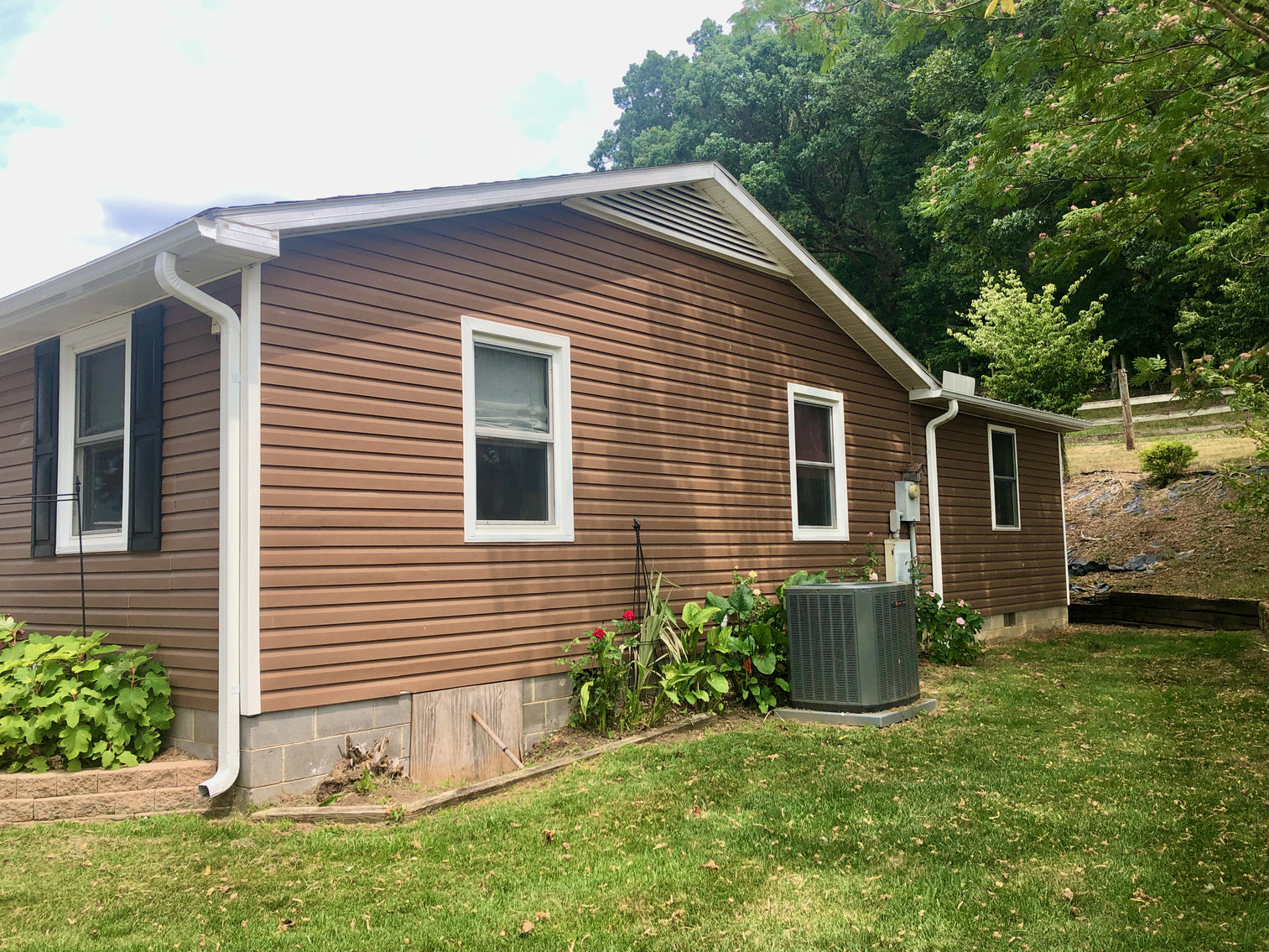 Image for Immaculate 3 BR/2 BA Home on .88 +/- Acre Lot w/Amazing Mountain Views in Rockingham County, VA