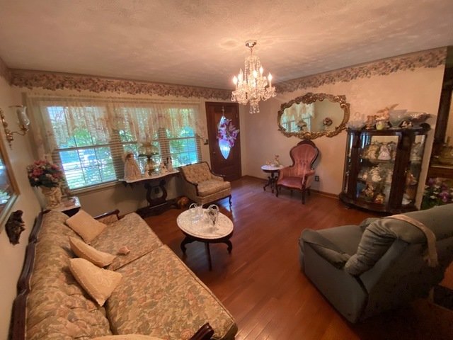 Image for ABSOLUTE LIVING ESTATE AUCTION