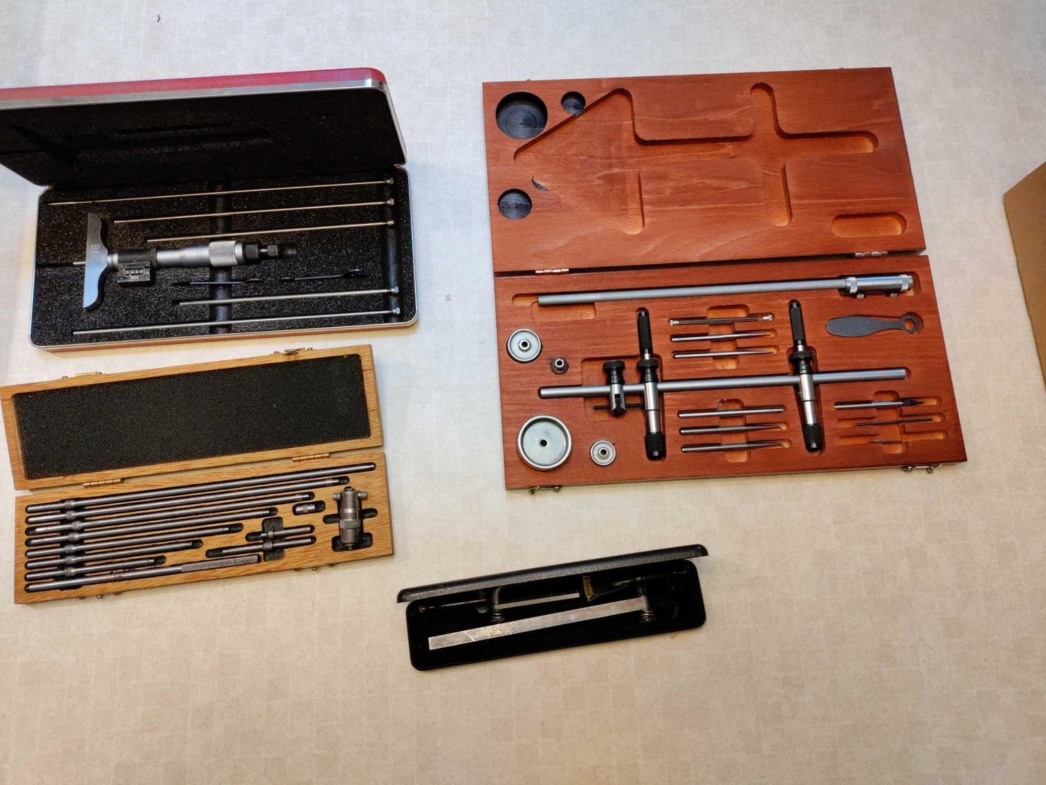 Image for Hand Tools, Clocks, Kitchen Items, Calipers, Decor, Exercise Equipment, Furniture, Power Tools, Lawn Mower, Ladders - Online Estate Auction