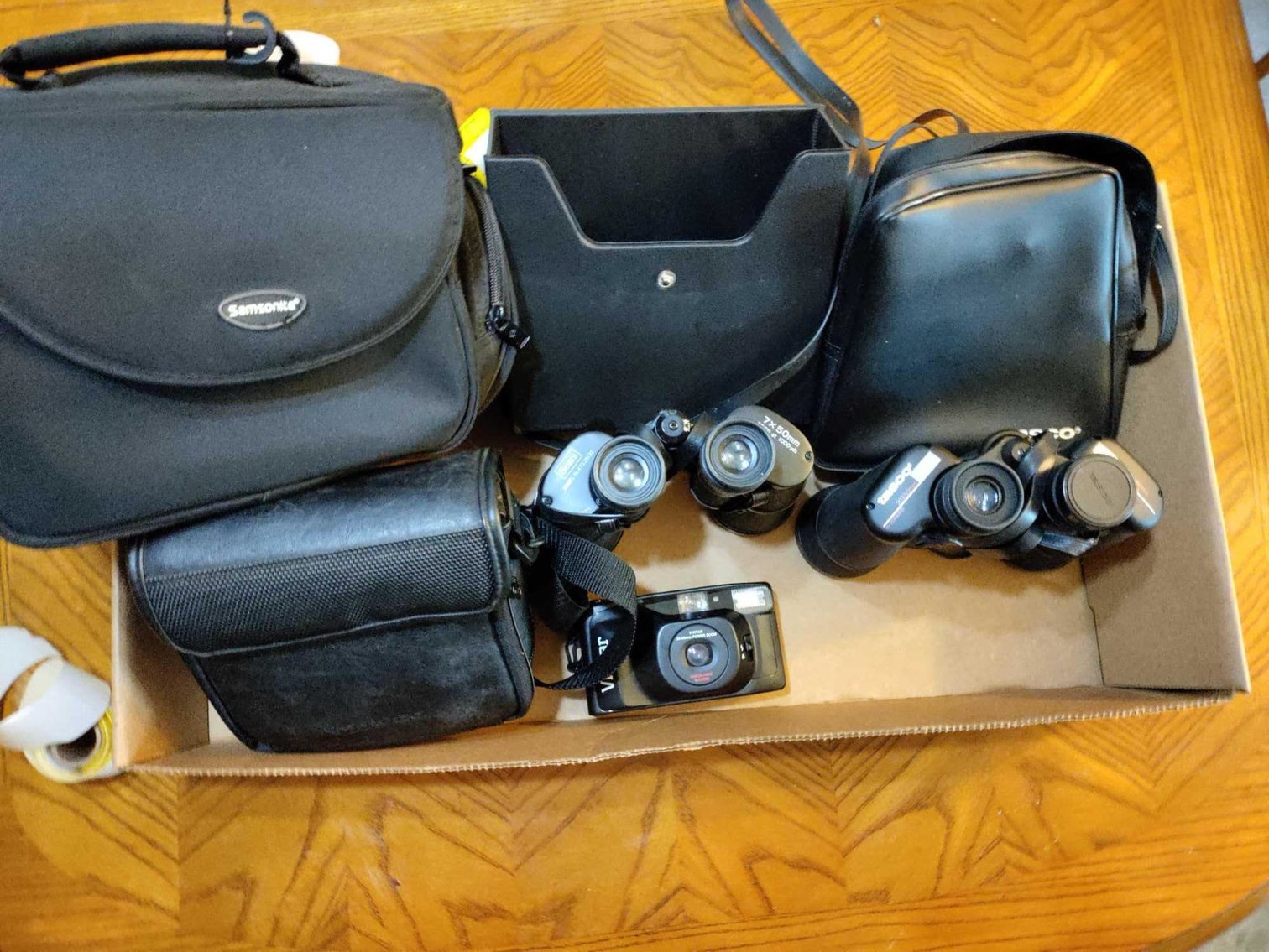 Image for Hand Tools, Clocks, Kitchen Items, Calipers, Decor, Exercise Equipment, Furniture, Power Tools, Lawn Mower, Ladders - Online Estate Auction