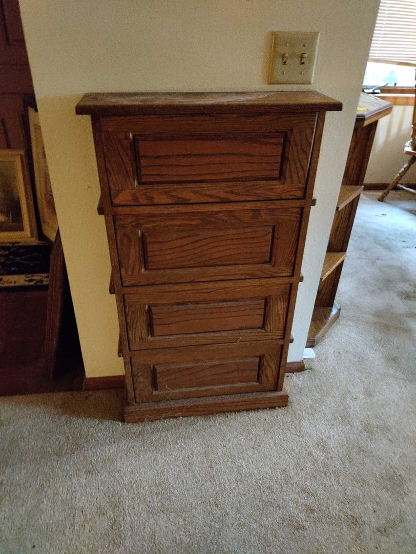 Image for Hand Tools, Clocks, Kitchen Items, Calipers, Decor, Exercise Equipment, Furniture, Power Tools, Lawn Mower, Ladders - Online Estate Auction