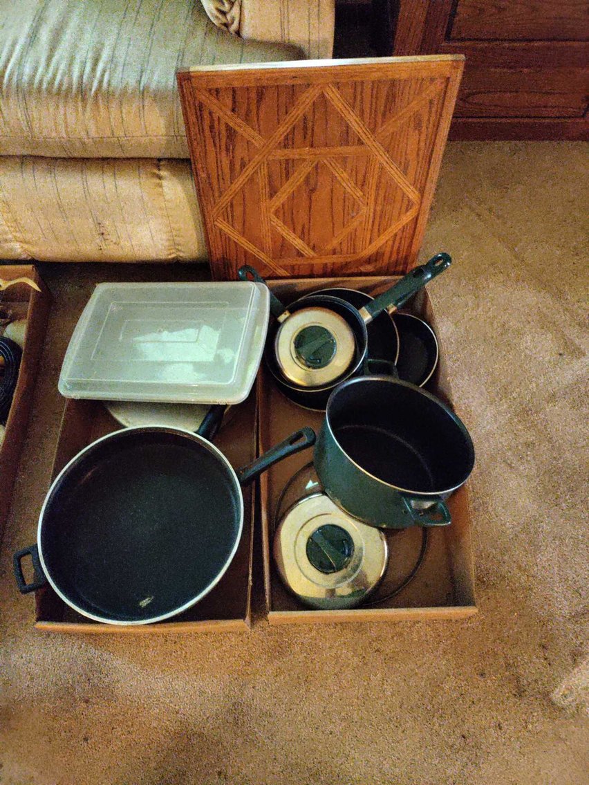 Image for Hand Tools, Clocks, Kitchen Items, Calipers, Decor, Exercise Equipment, Furniture, Power Tools, Lawn Mower, Ladders - Online Estate Auction