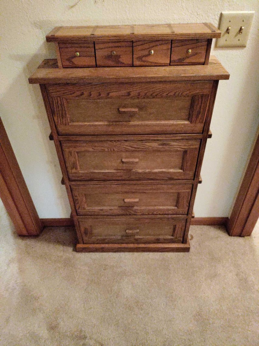 Image for Hand Tools, Clocks, Kitchen Items, Calipers, Decor, Exercise Equipment, Furniture, Power Tools, Lawn Mower, Ladders - Online Estate Auction