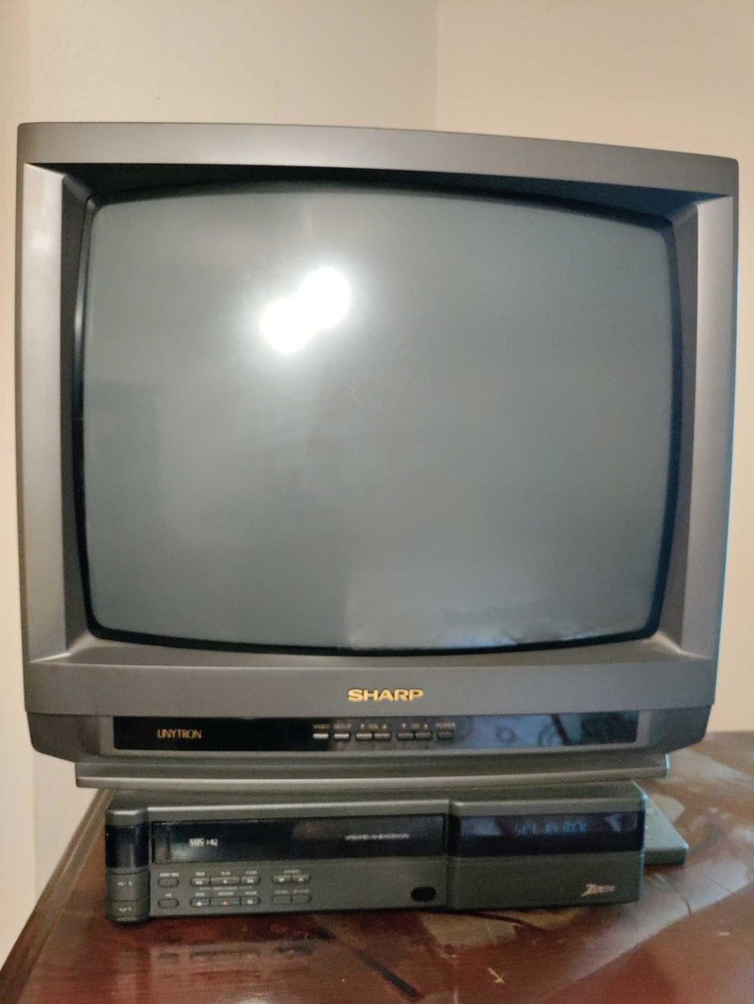 Image for Hand Tools, Clocks, Kitchen Items, Calipers, Decor, Exercise Equipment, Furniture, Power Tools, Lawn Mower, Ladders - Online Estate Auction