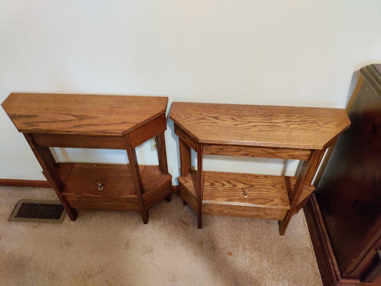 Image for Hand Tools, Clocks, Kitchen Items, Calipers, Decor, Exercise Equipment, Furniture, Power Tools, Lawn Mower, Ladders - Online Estate Auction