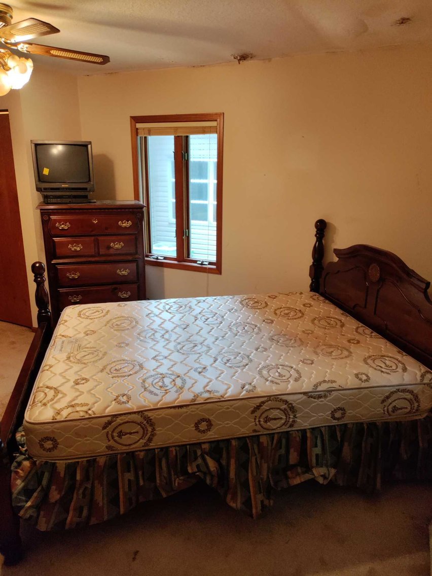 Image for Hand Tools, Clocks, Kitchen Items, Calipers, Decor, Exercise Equipment, Furniture, Power Tools, Lawn Mower, Ladders - Online Estate Auction