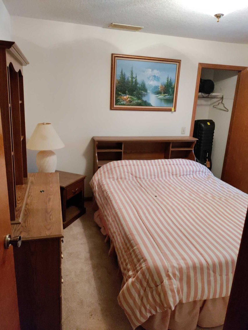 Image for Hand Tools, Clocks, Kitchen Items, Calipers, Decor, Exercise Equipment, Furniture, Power Tools, Lawn Mower, Ladders - Online Estate Auction