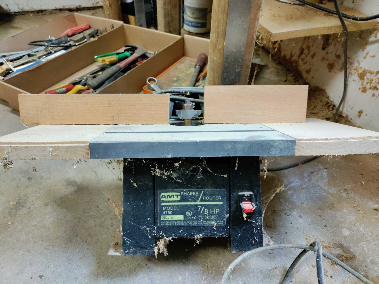 Image for Hand Tools, Clocks, Kitchen Items, Calipers, Decor, Exercise Equipment, Furniture, Power Tools, Lawn Mower, Ladders - Online Estate Auction