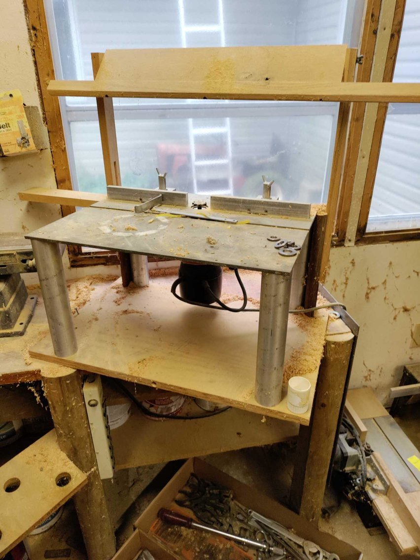 Image for Hand Tools, Clocks, Kitchen Items, Calipers, Decor, Exercise Equipment, Furniture, Power Tools, Lawn Mower, Ladders - Online Estate Auction