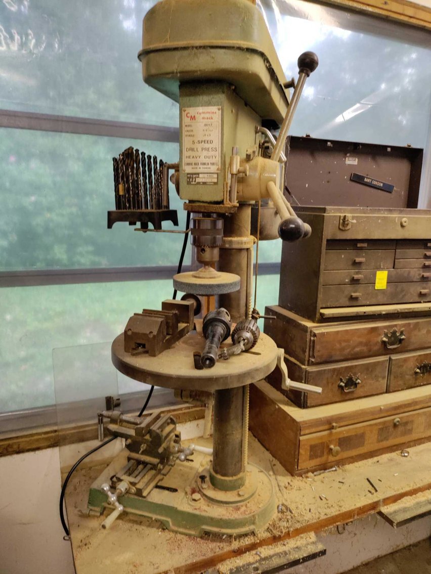 Image for Hand Tools, Clocks, Kitchen Items, Calipers, Decor, Exercise Equipment, Furniture, Power Tools, Lawn Mower, Ladders - Online Estate Auction