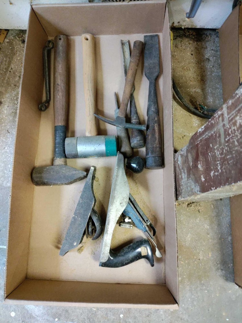 Image for Hand Tools, Clocks, Kitchen Items, Calipers, Decor, Exercise Equipment, Furniture, Power Tools, Lawn Mower, Ladders - Online Estate Auction