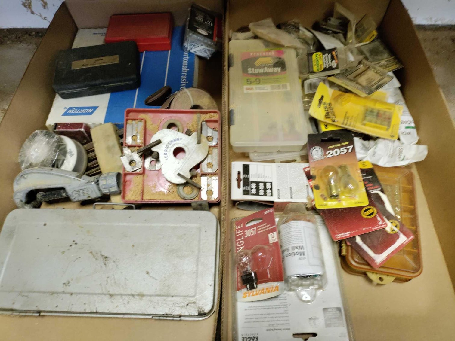 Image for Hand Tools, Clocks, Kitchen Items, Calipers, Decor, Exercise Equipment, Furniture, Power Tools, Lawn Mower, Ladders - Online Estate Auction