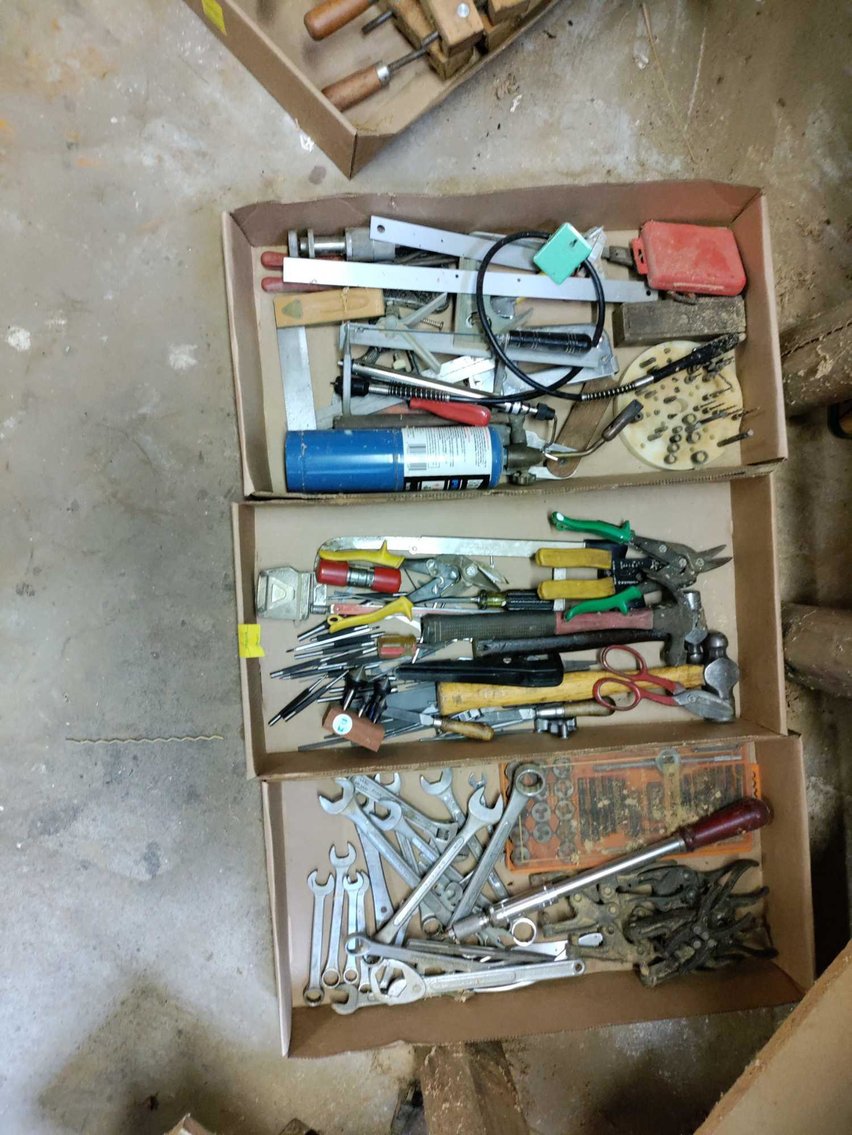 Image for Hand Tools, Clocks, Kitchen Items, Calipers, Decor, Exercise Equipment, Furniture, Power Tools, Lawn Mower, Ladders - Online Estate Auction