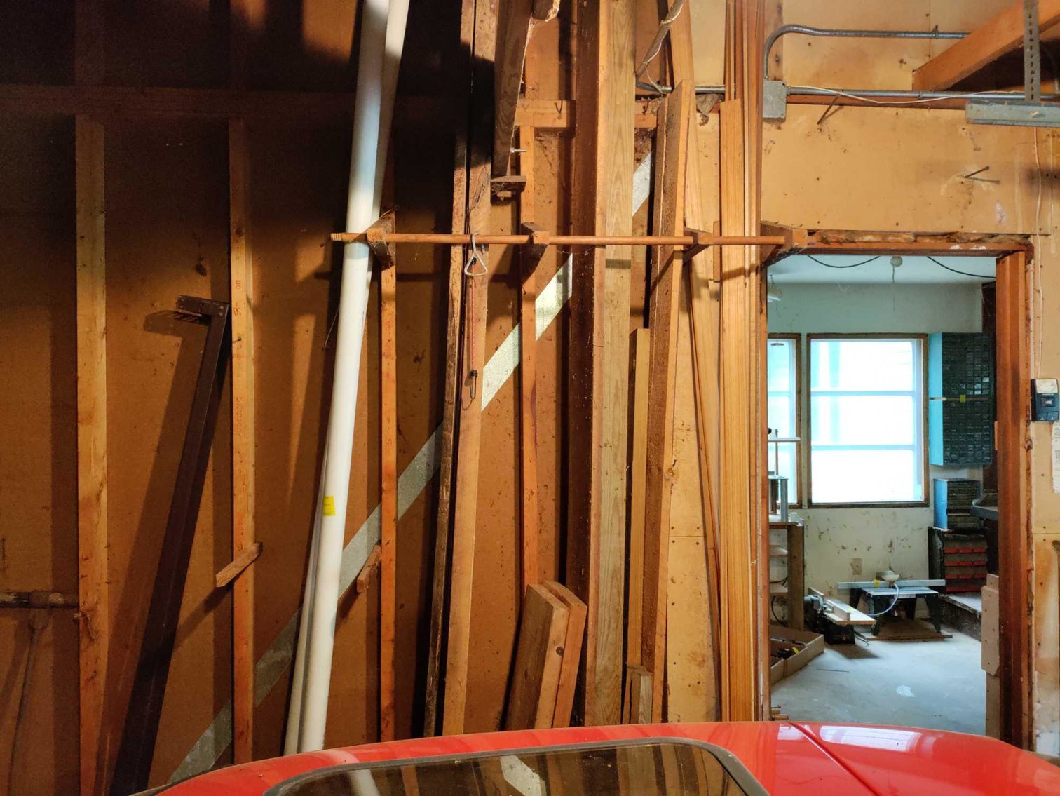 Image for Hand Tools, Clocks, Kitchen Items, Calipers, Decor, Exercise Equipment, Furniture, Power Tools, Lawn Mower, Ladders - Online Estate Auction