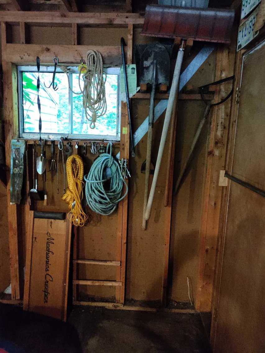 Image for Hand Tools, Clocks, Kitchen Items, Calipers, Decor, Exercise Equipment, Furniture, Power Tools, Lawn Mower, Ladders - Online Estate Auction