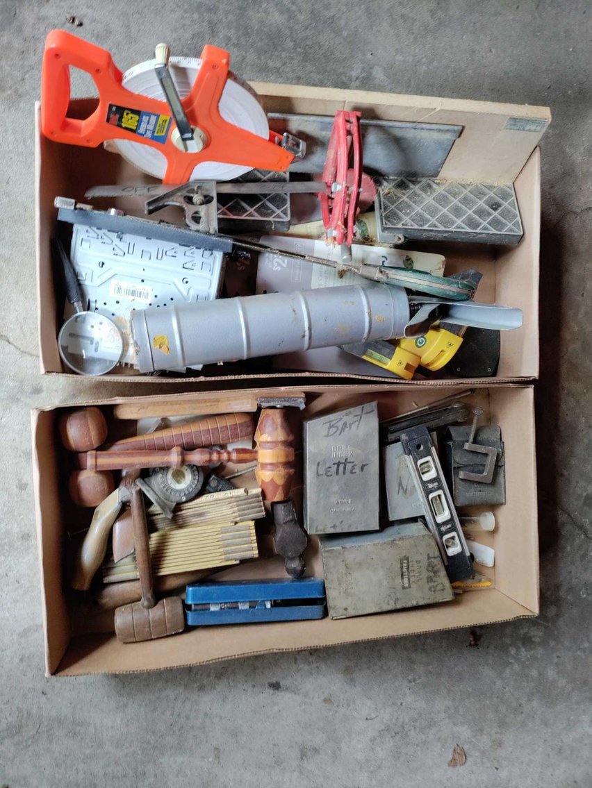 Image for Hand Tools, Clocks, Kitchen Items, Calipers, Decor, Exercise Equipment, Furniture, Power Tools, Lawn Mower, Ladders - Online Estate Auction