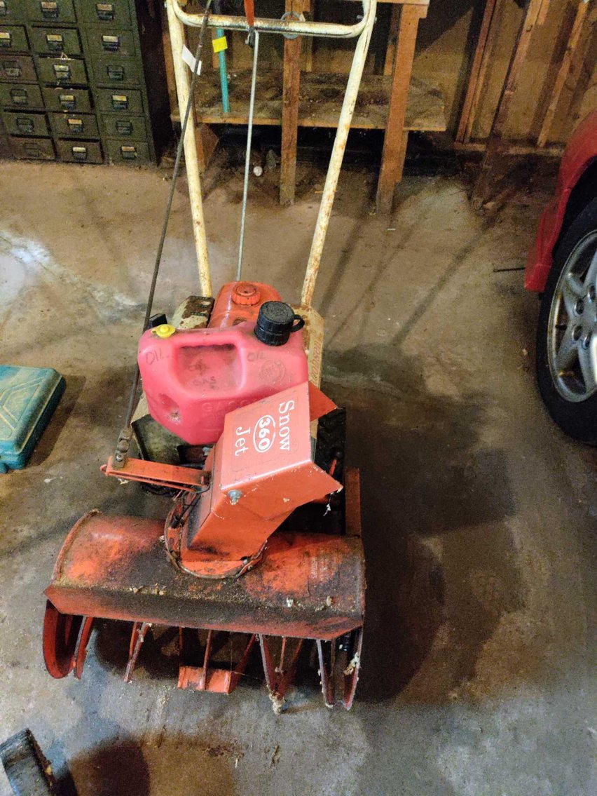 Image for Hand Tools, Clocks, Kitchen Items, Calipers, Decor, Exercise Equipment, Furniture, Power Tools, Lawn Mower, Ladders - Online Estate Auction