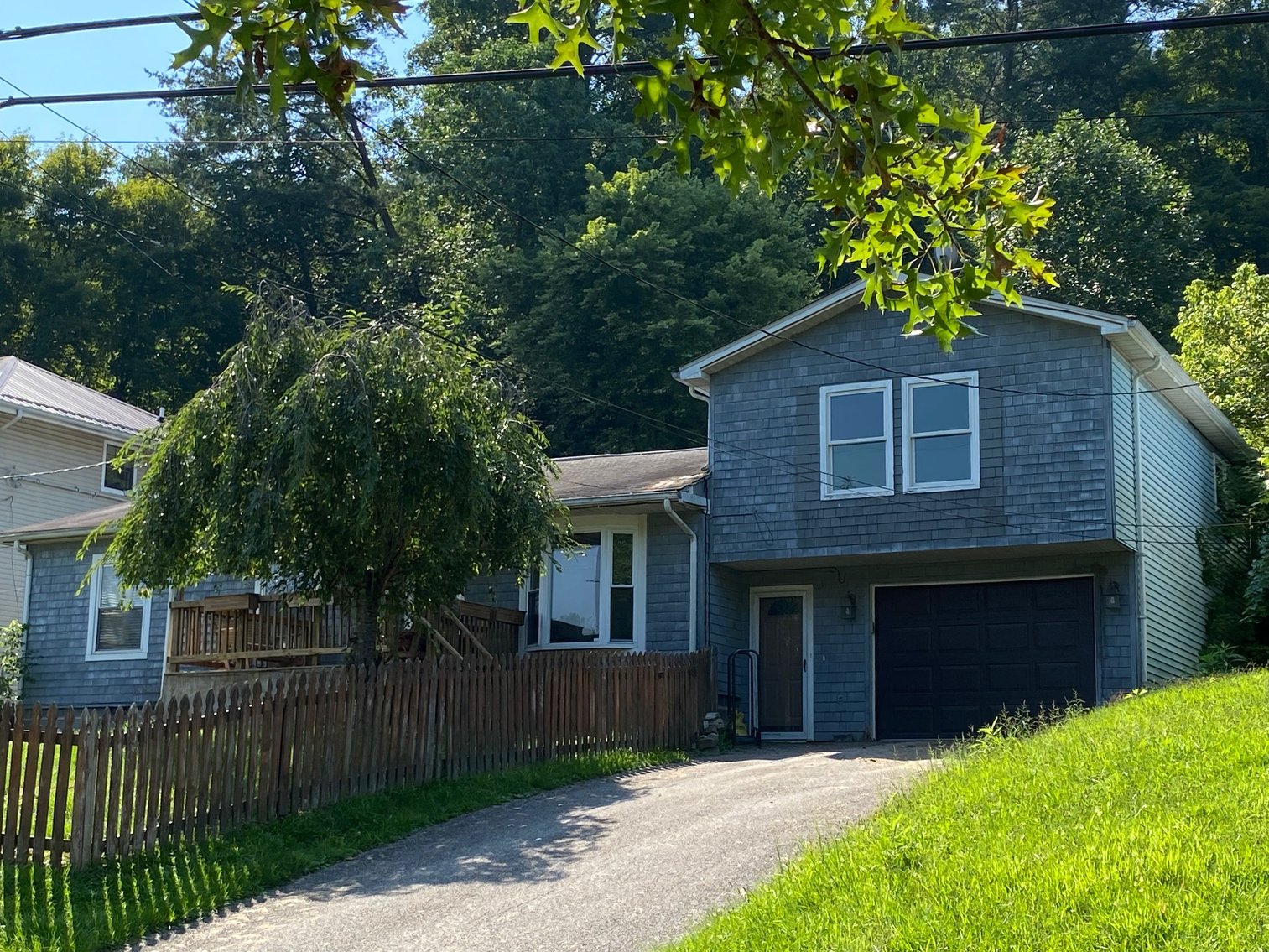 Image for SOLD $90,750 - Spacious Tri-Level 4 Bedroom