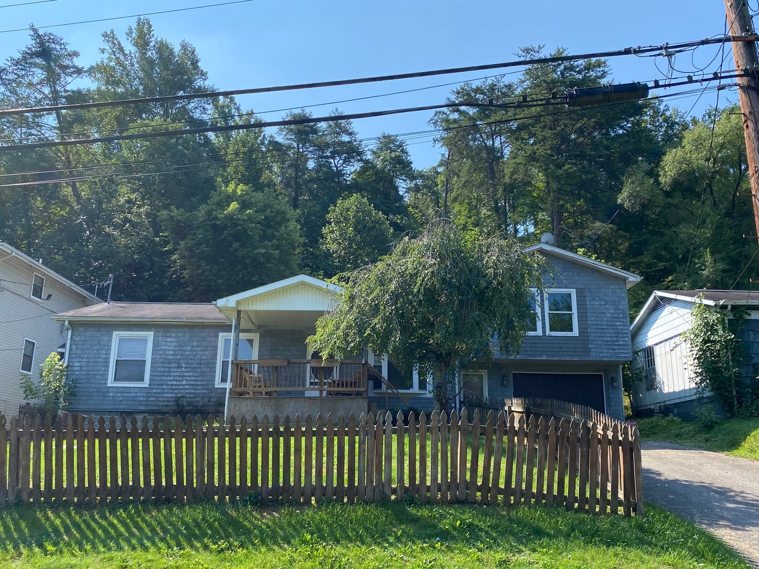 Image for SOLD $90,750 - Spacious Tri-Level 4 Bedroom