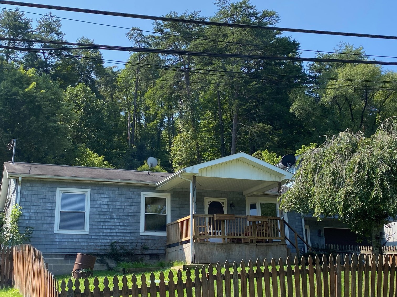 Image for SOLD $90,750 - Spacious Tri-Level 4 Bedroom