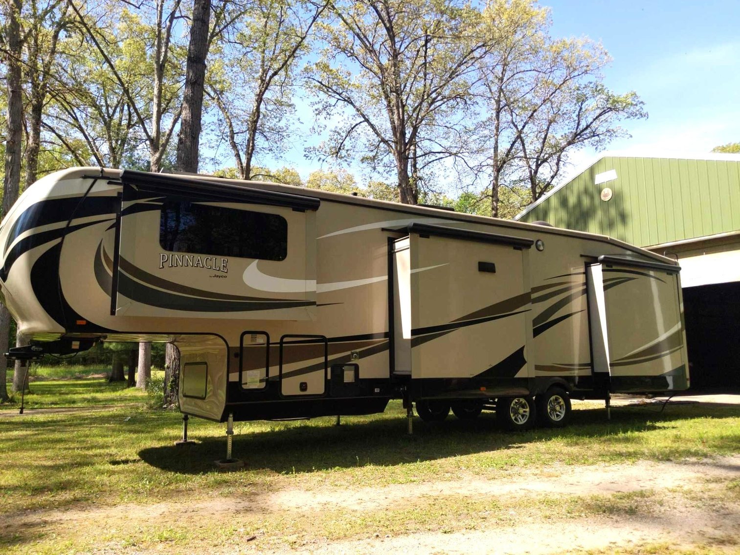 Image for Luxury 38' Jayco Pinnacle 5th Wheel