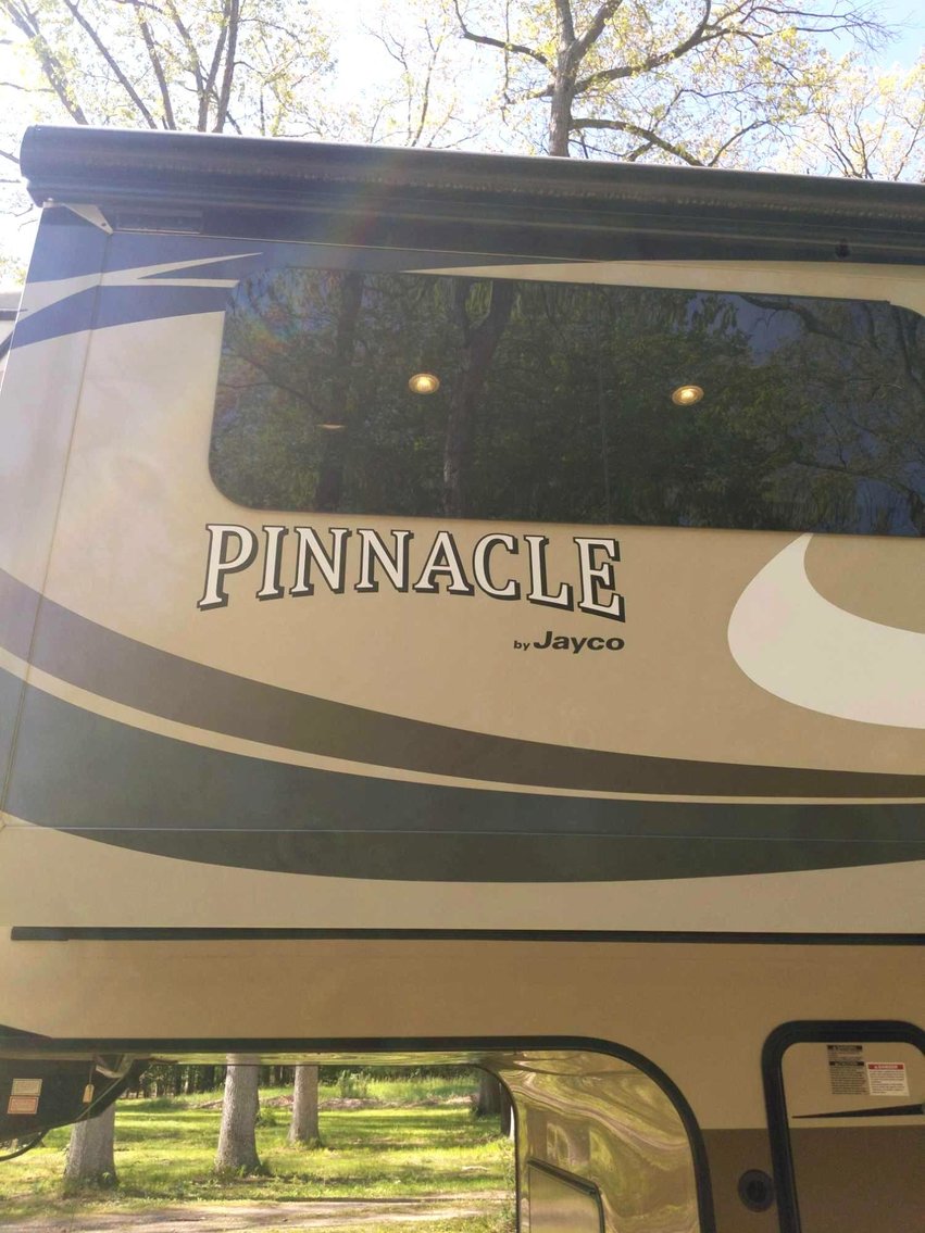 Image for Luxury 38' Jayco Pinnacle 5th Wheel