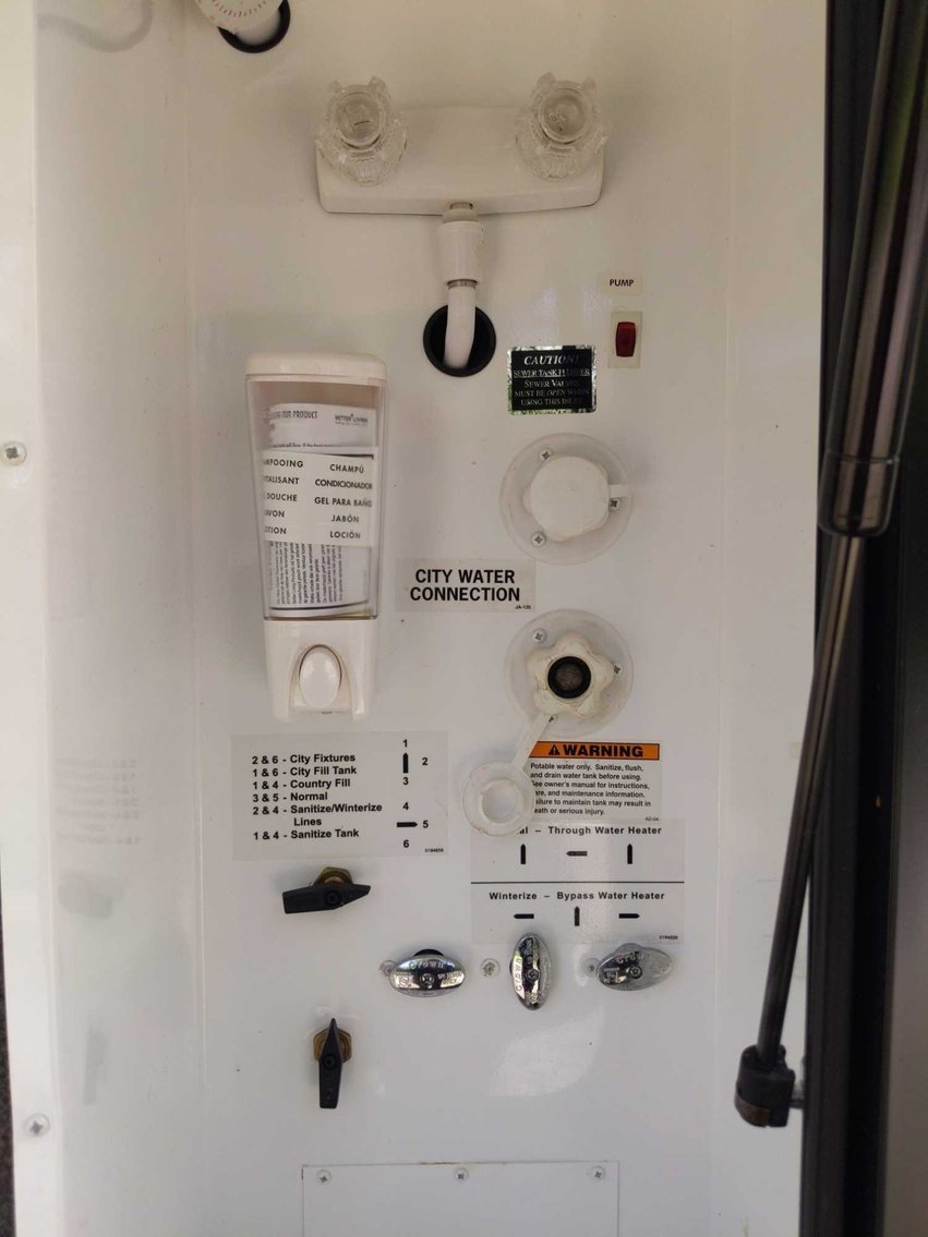 Image for Luxury 38' Jayco Pinnacle 5th Wheel