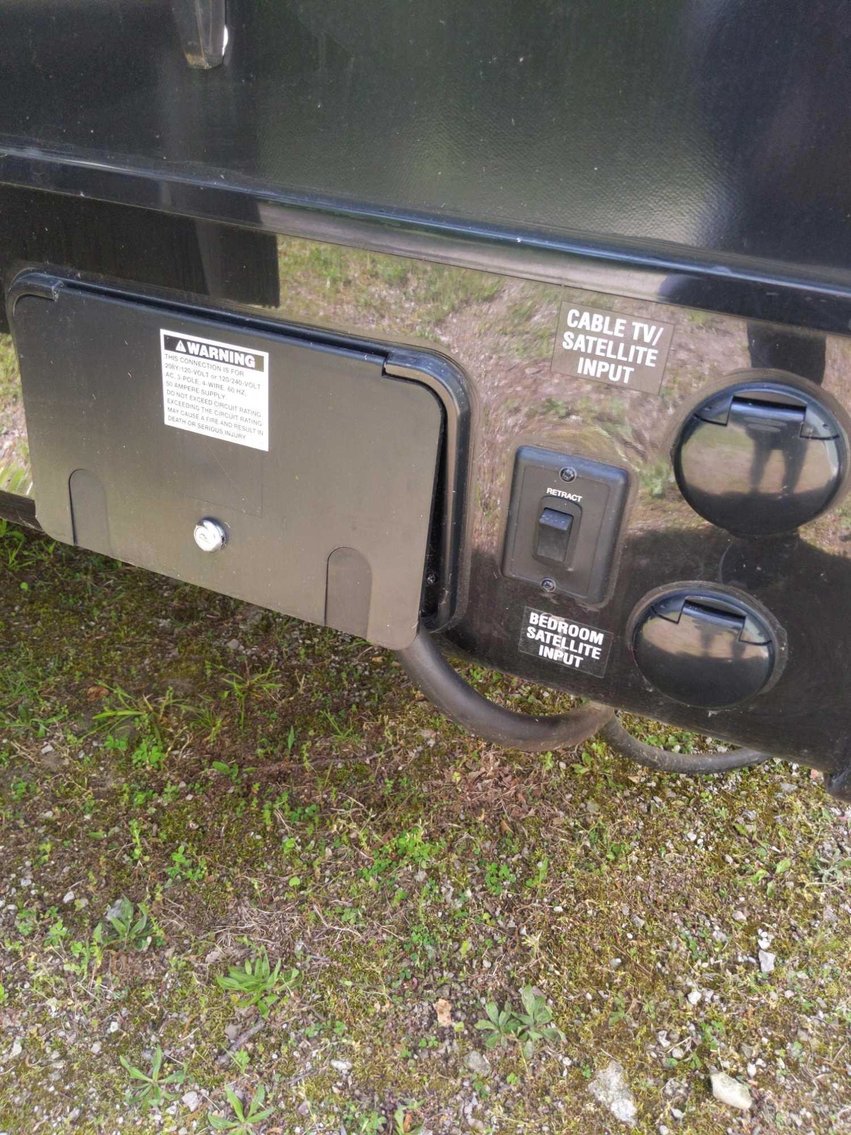 Image for Luxury 38' Jayco Pinnacle 5th Wheel