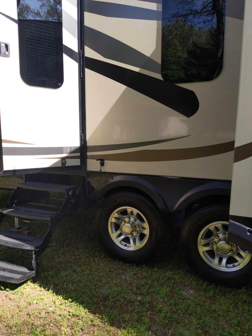 Image for Luxury 38' Jayco Pinnacle 5th Wheel