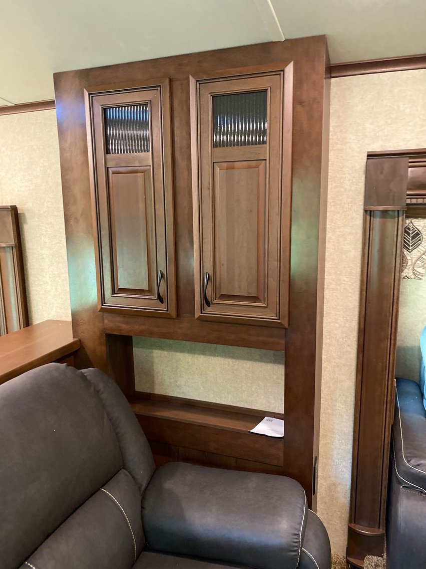 Image for Luxury 38' Jayco Pinnacle 5th Wheel