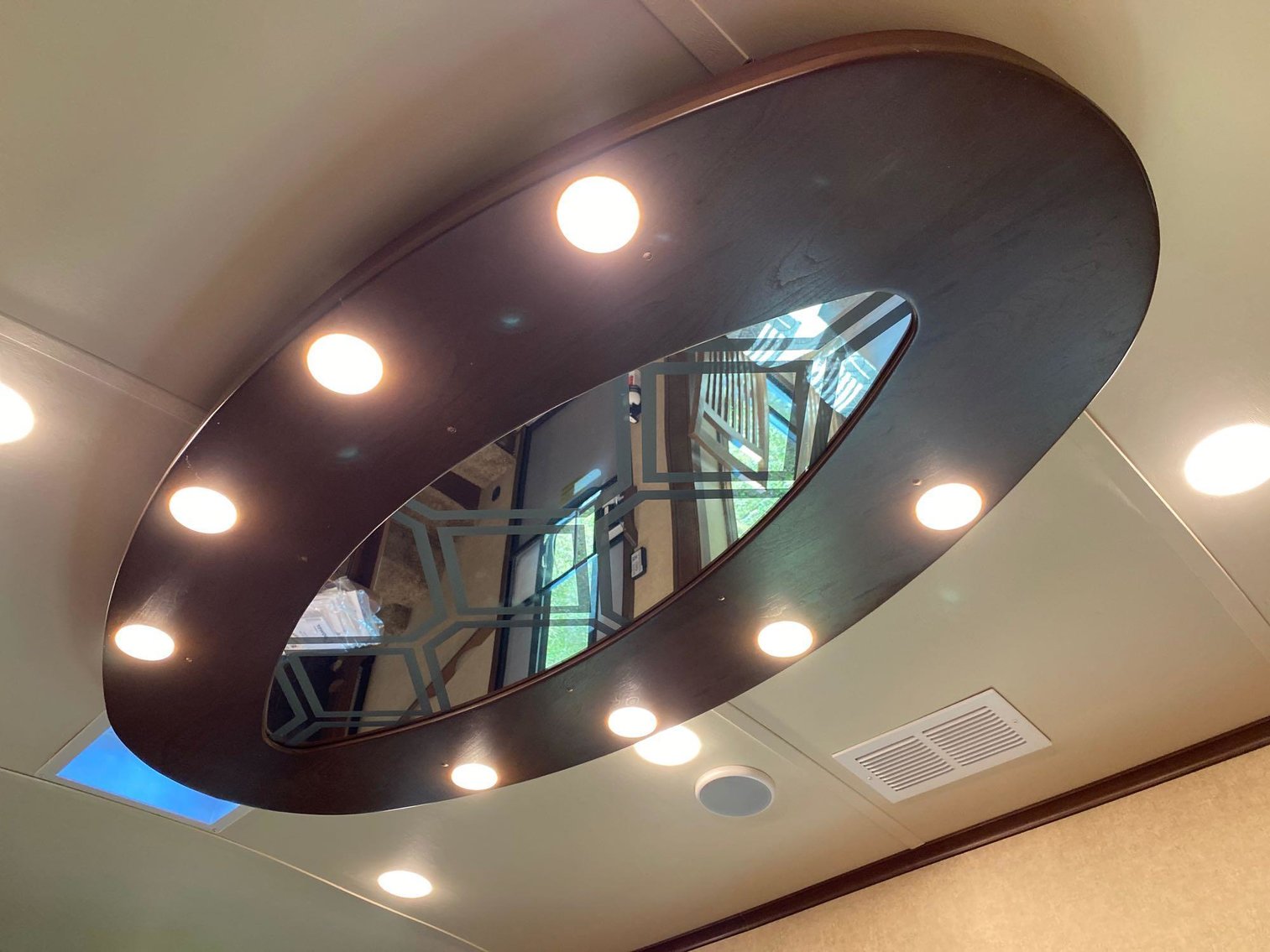 Image for Luxury 38' Jayco Pinnacle 5th Wheel